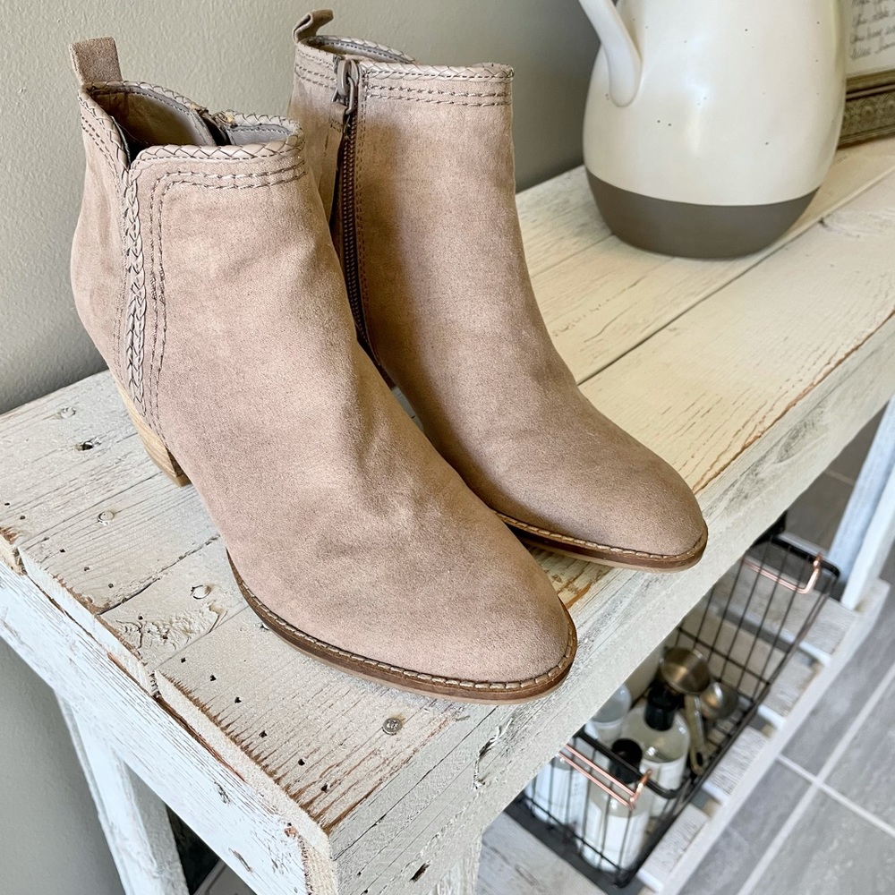 Stitch Fix DV8 Junie Woven Trim Taupe Booties - Picture 4 of 4